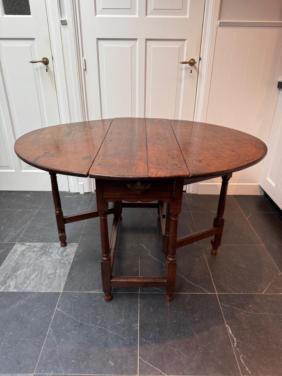 18th century Gateleg table