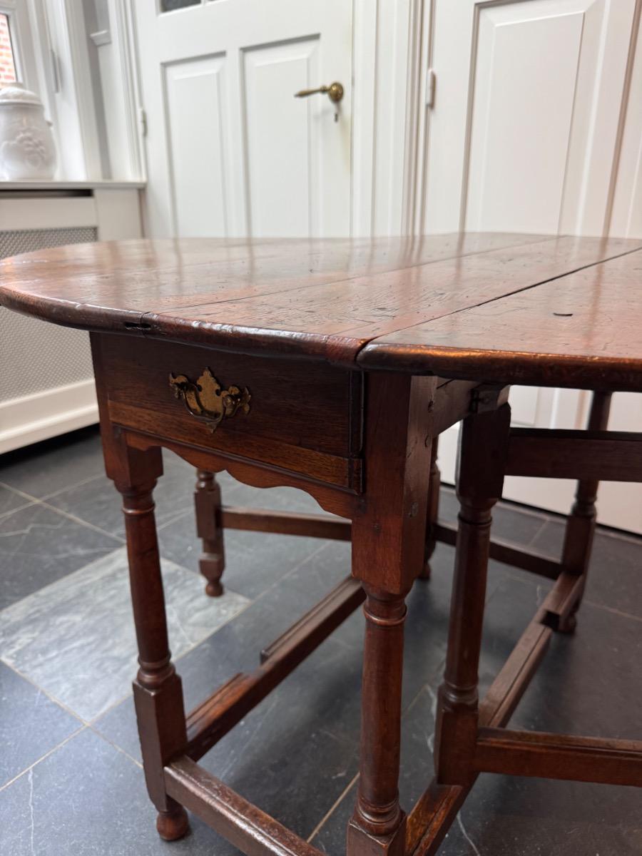 18th century Gateleg table