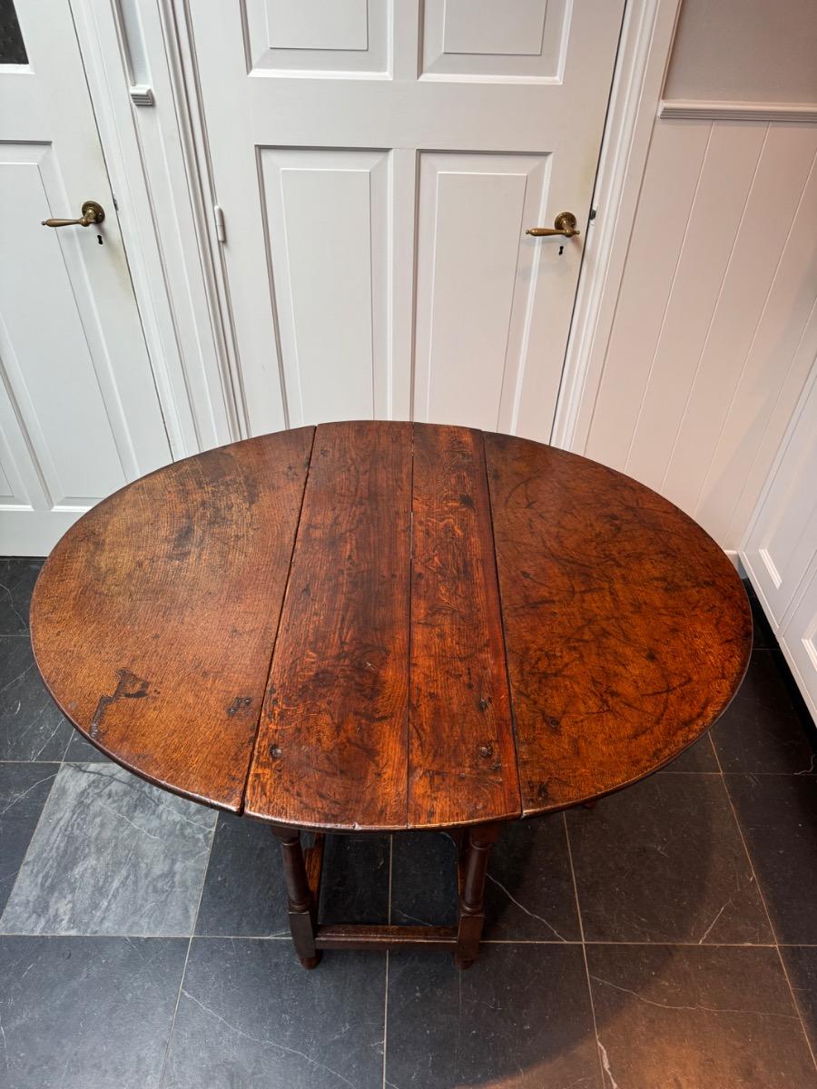 18th century Gateleg table