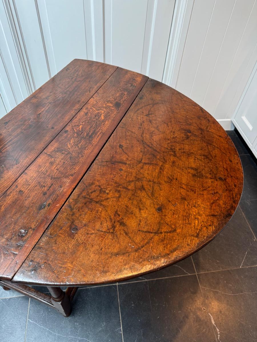 18th century Gateleg table