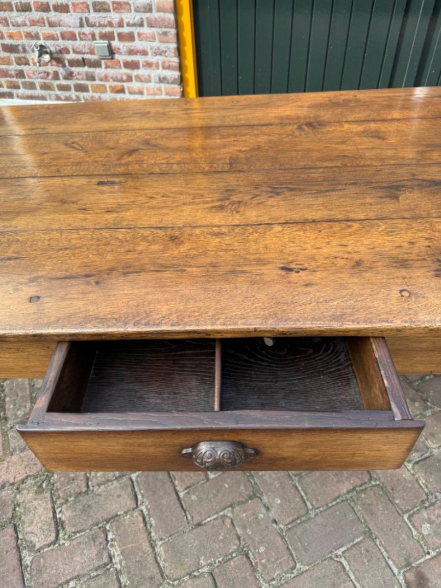 Antieke eettafel in eikenhout 