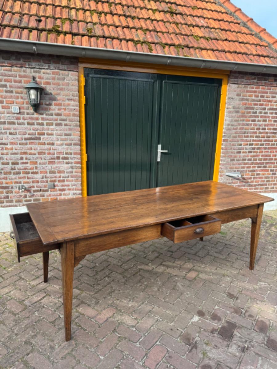 Antieke eettafel in eikenhout 