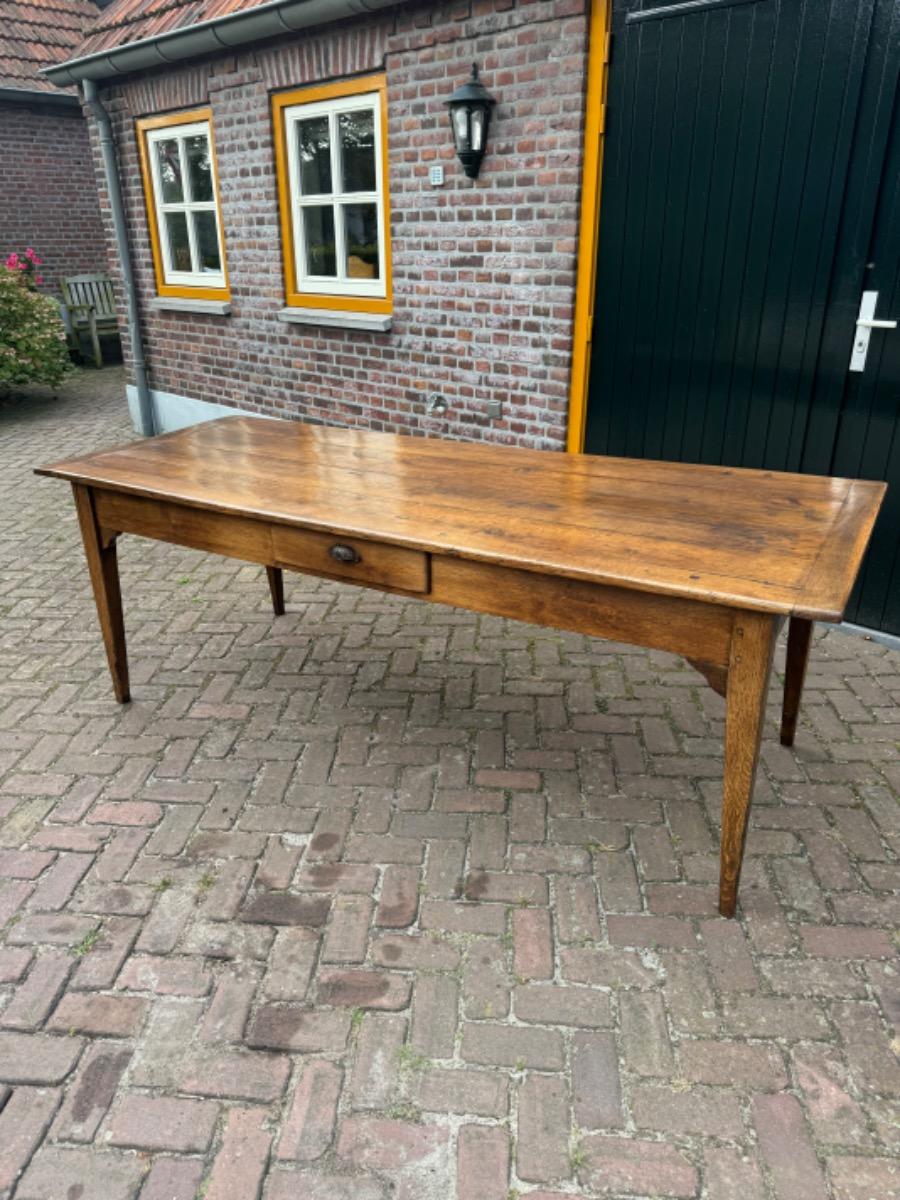 Antieke eettafel in eikenhout 