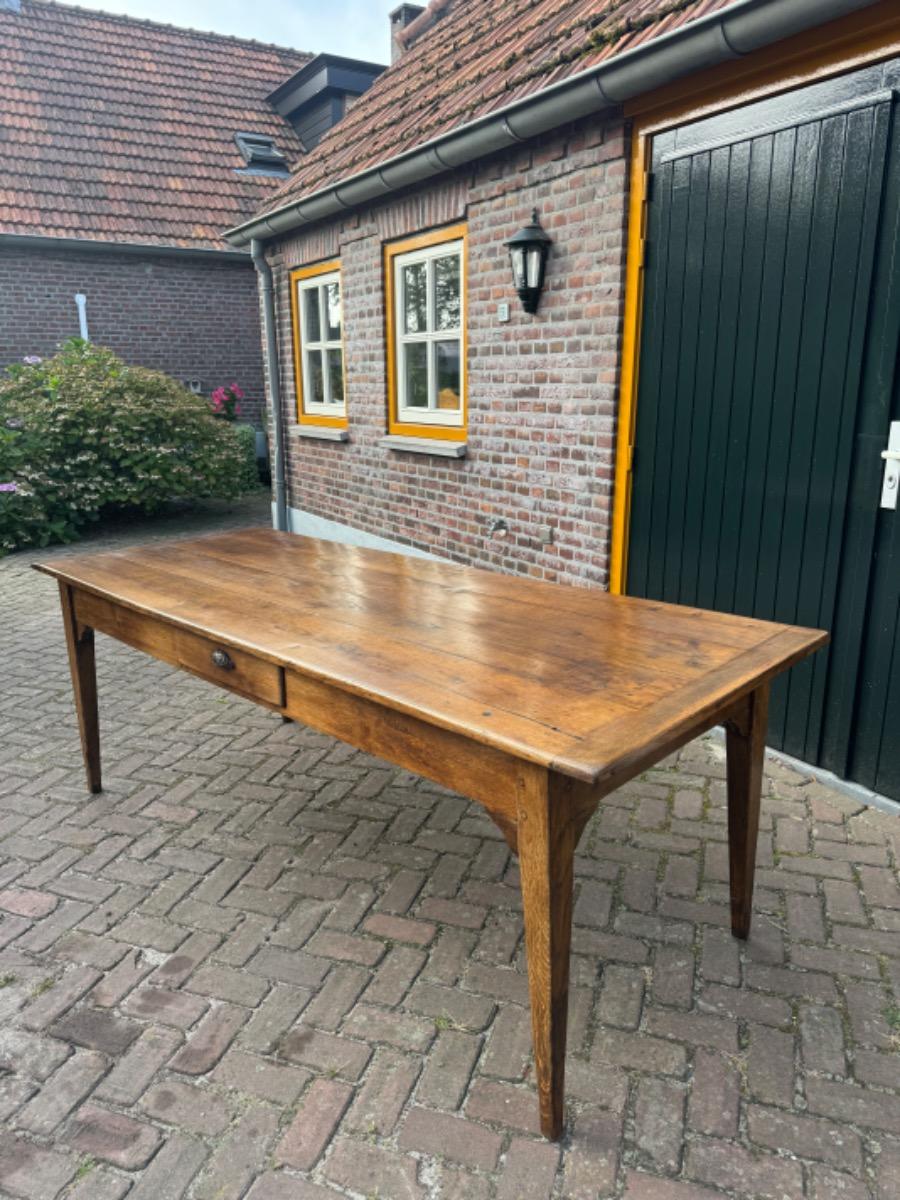 Antieke eettafel in eikenhout 