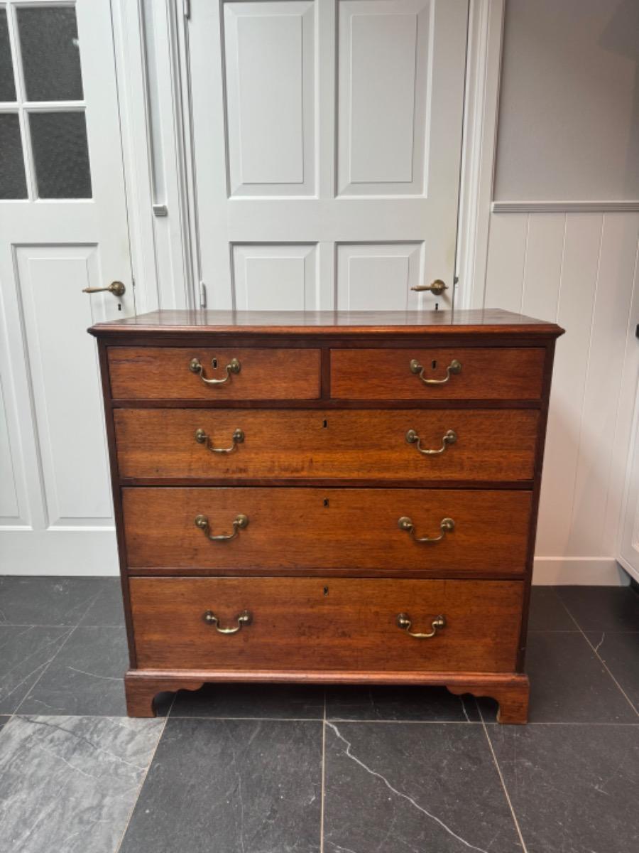 Antieke Engelse ladekast commode ca 1780