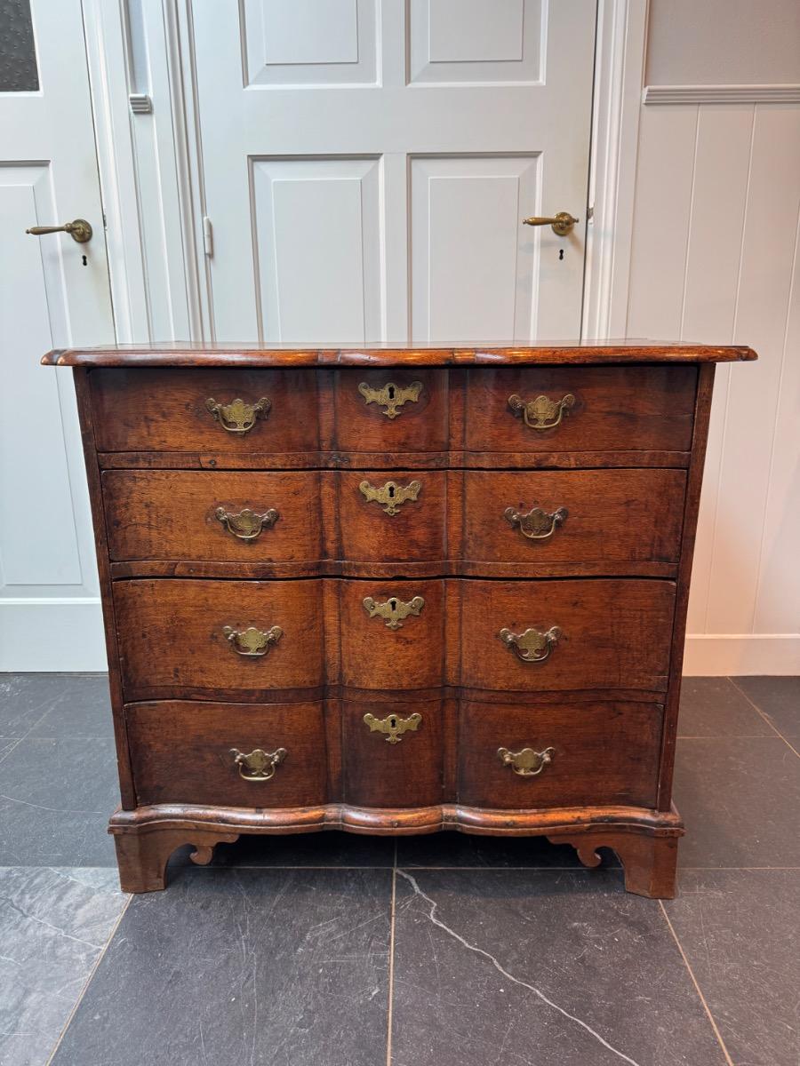 Beautiful Dutch chest of drawers 18th century (F16)