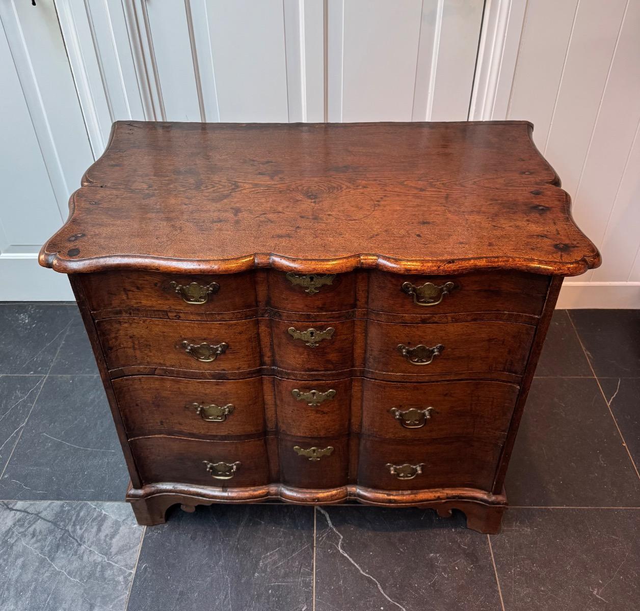 Beautiful Dutch chest of drawers 18th century (F16)