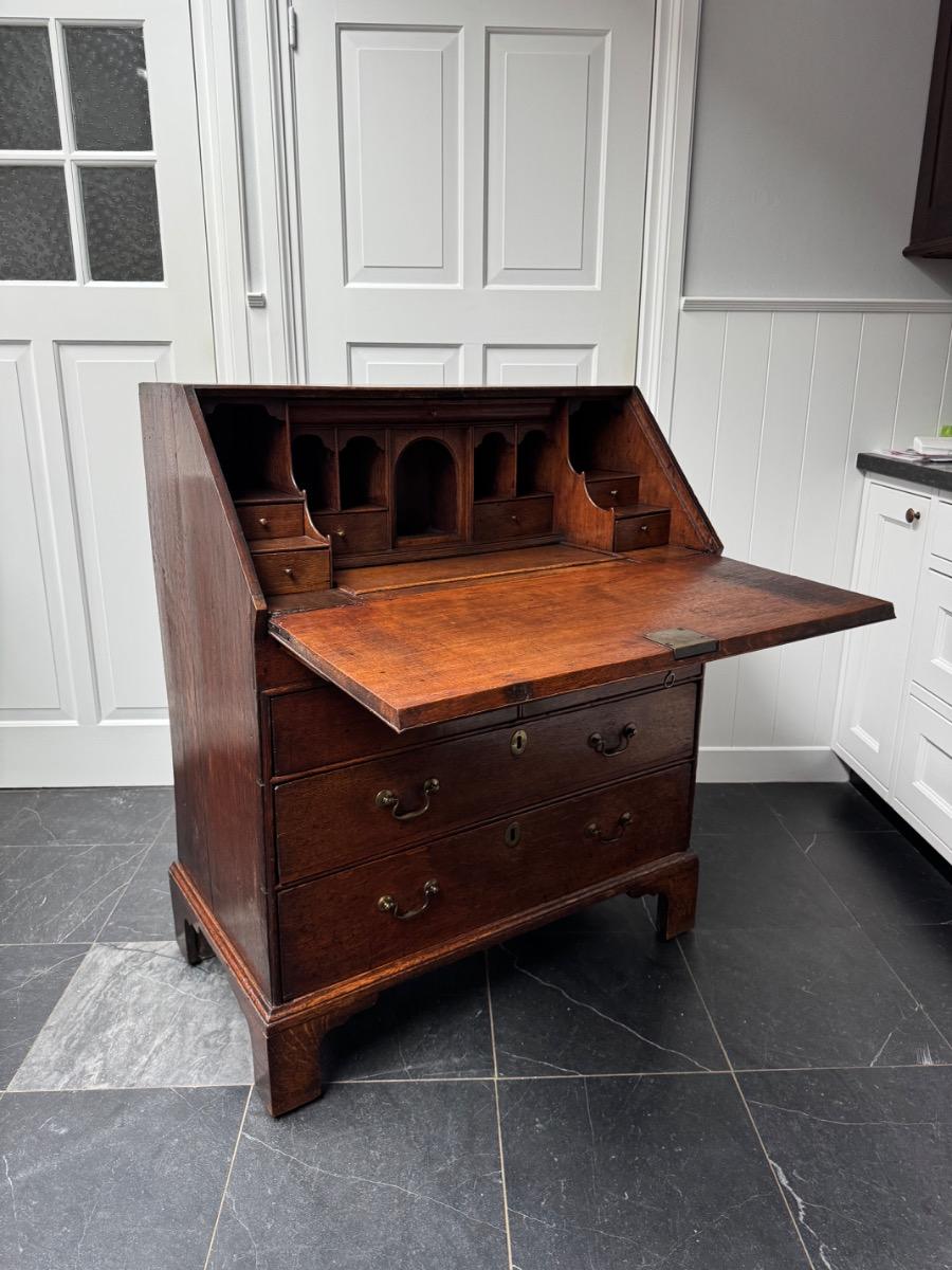 Bureau ca 1740 in oak (F15)