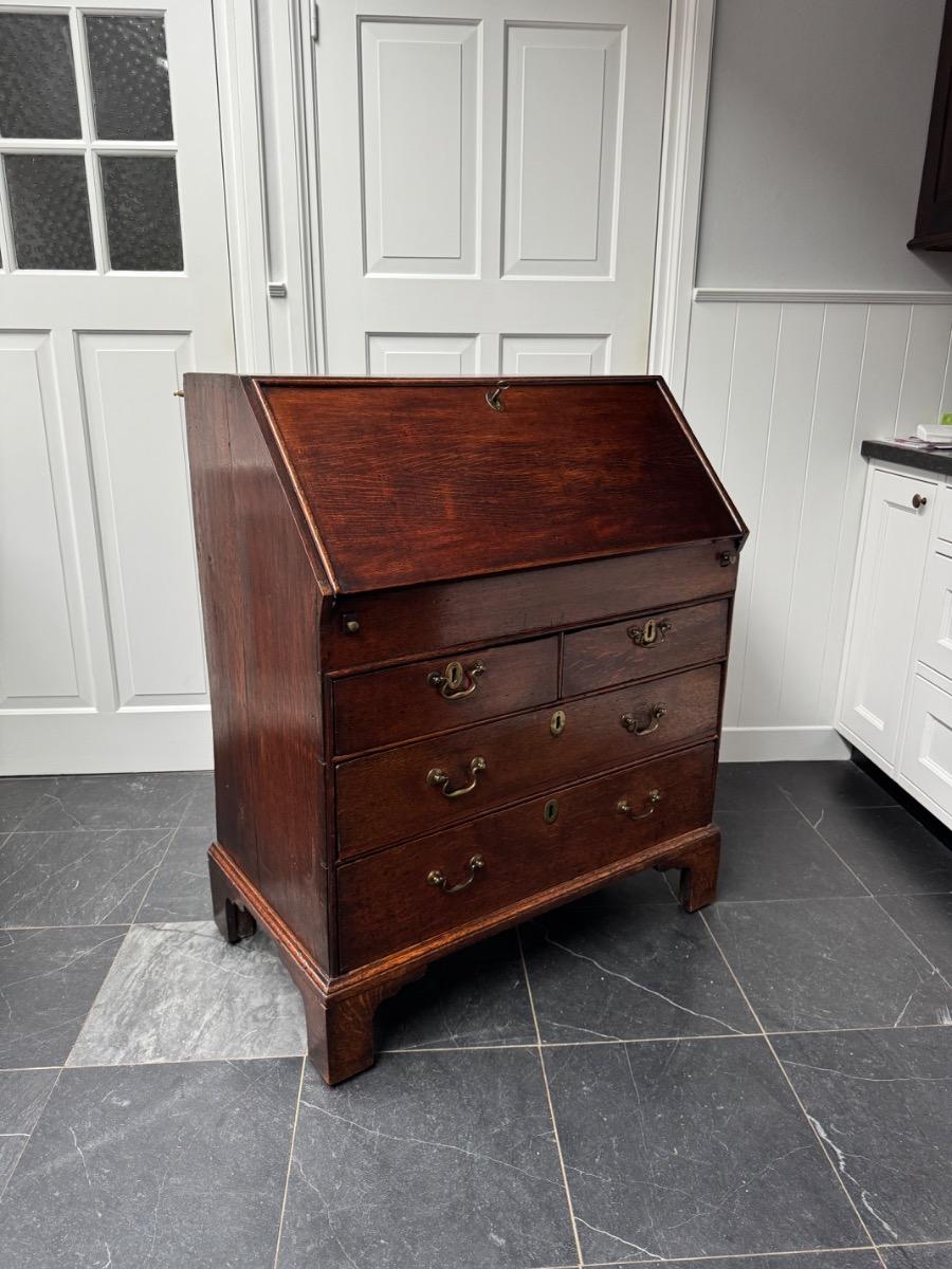 Bureau ca 1740 in oak (F15)