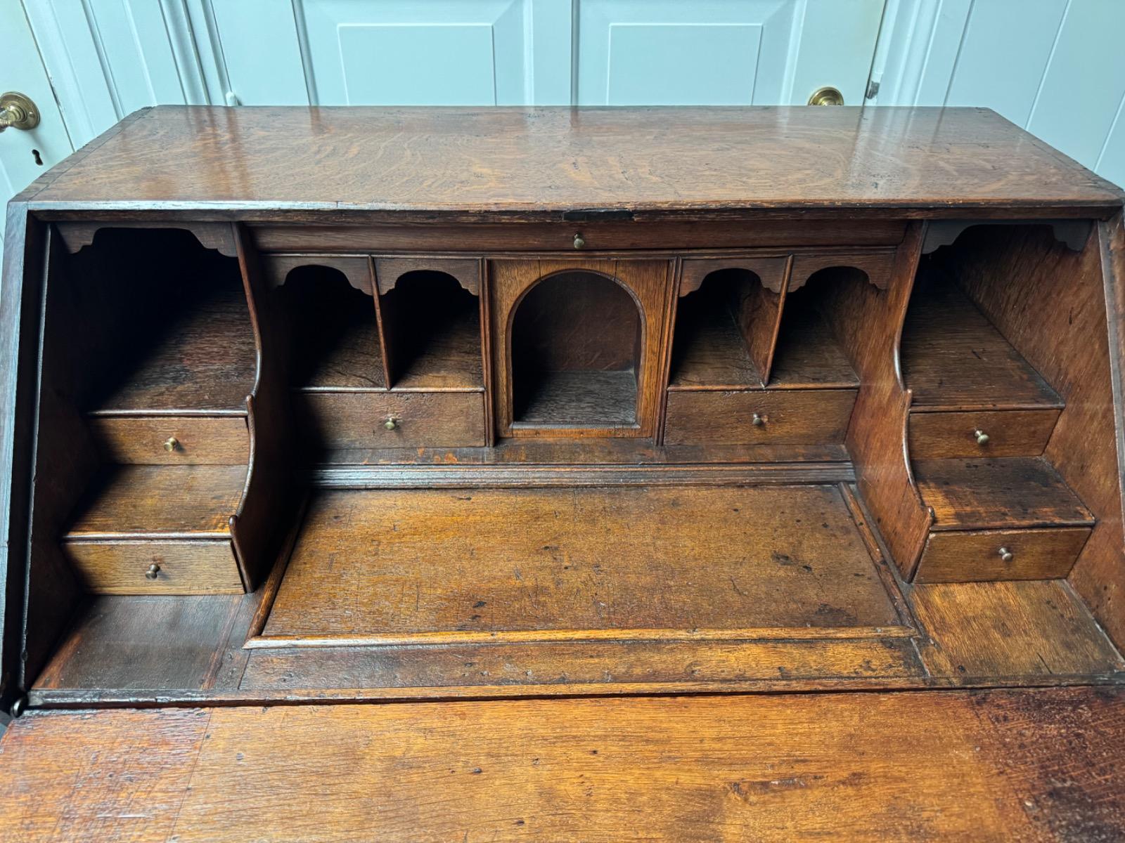 Bureau ca 1740 in oak (F15)