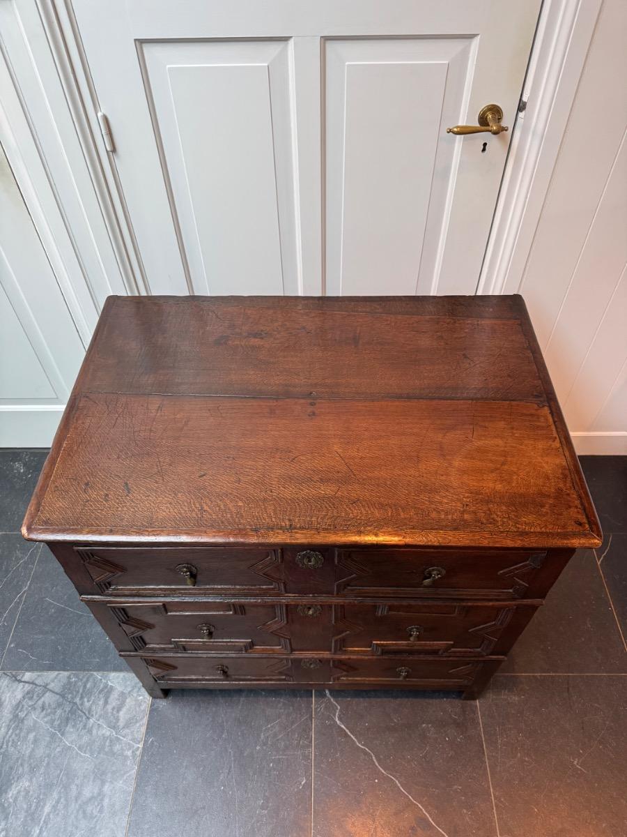 Chest of drawers ca 1680