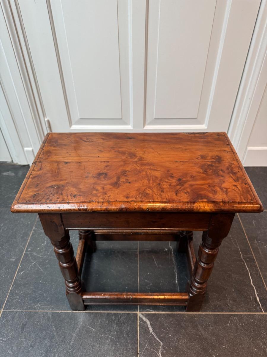 Joint stool 19th century in yew wood