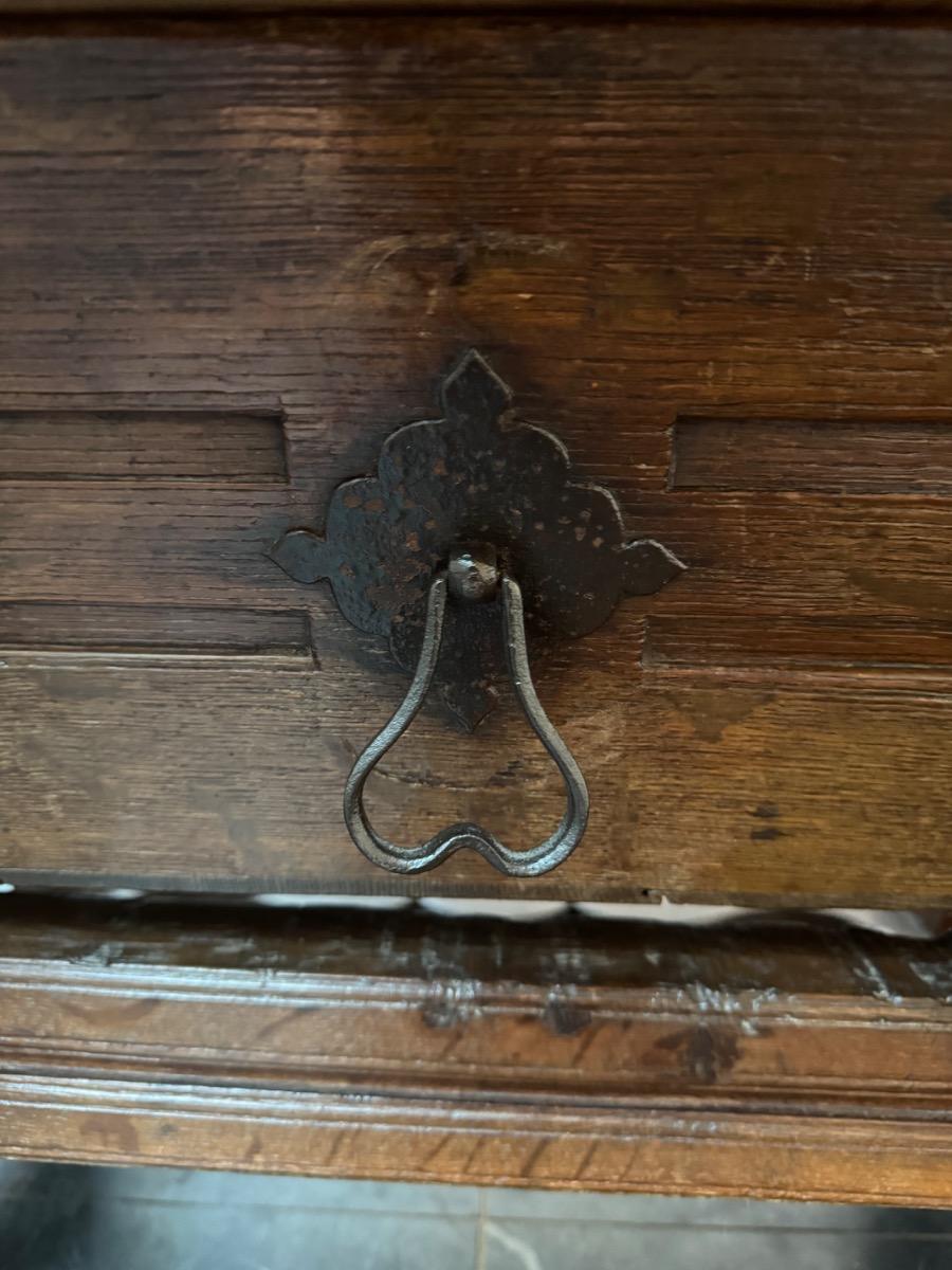 Walnut and oak pay table 18th century(T9)