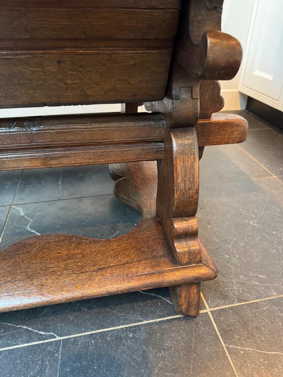 Walnut and oak pay table 18th century(T9)