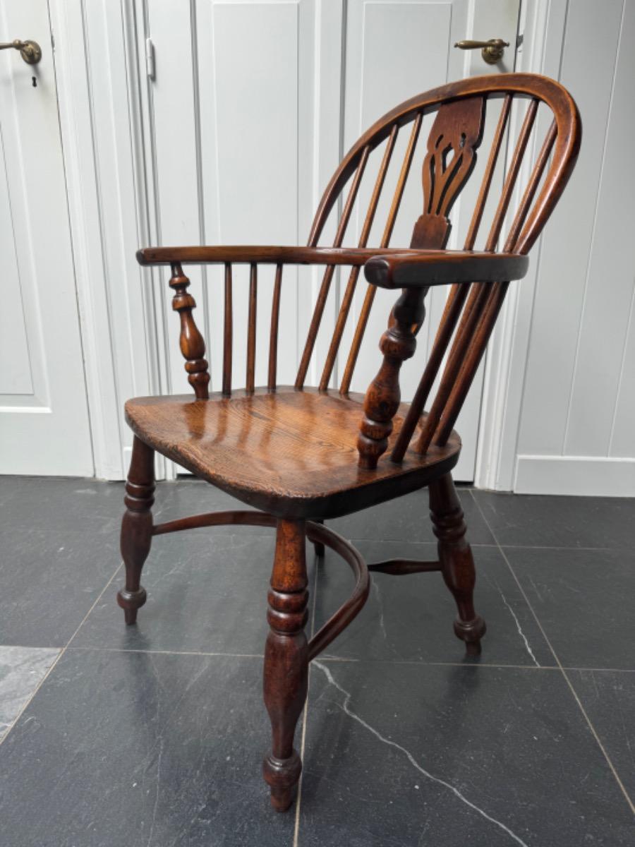 Yew wood Windsor chair 