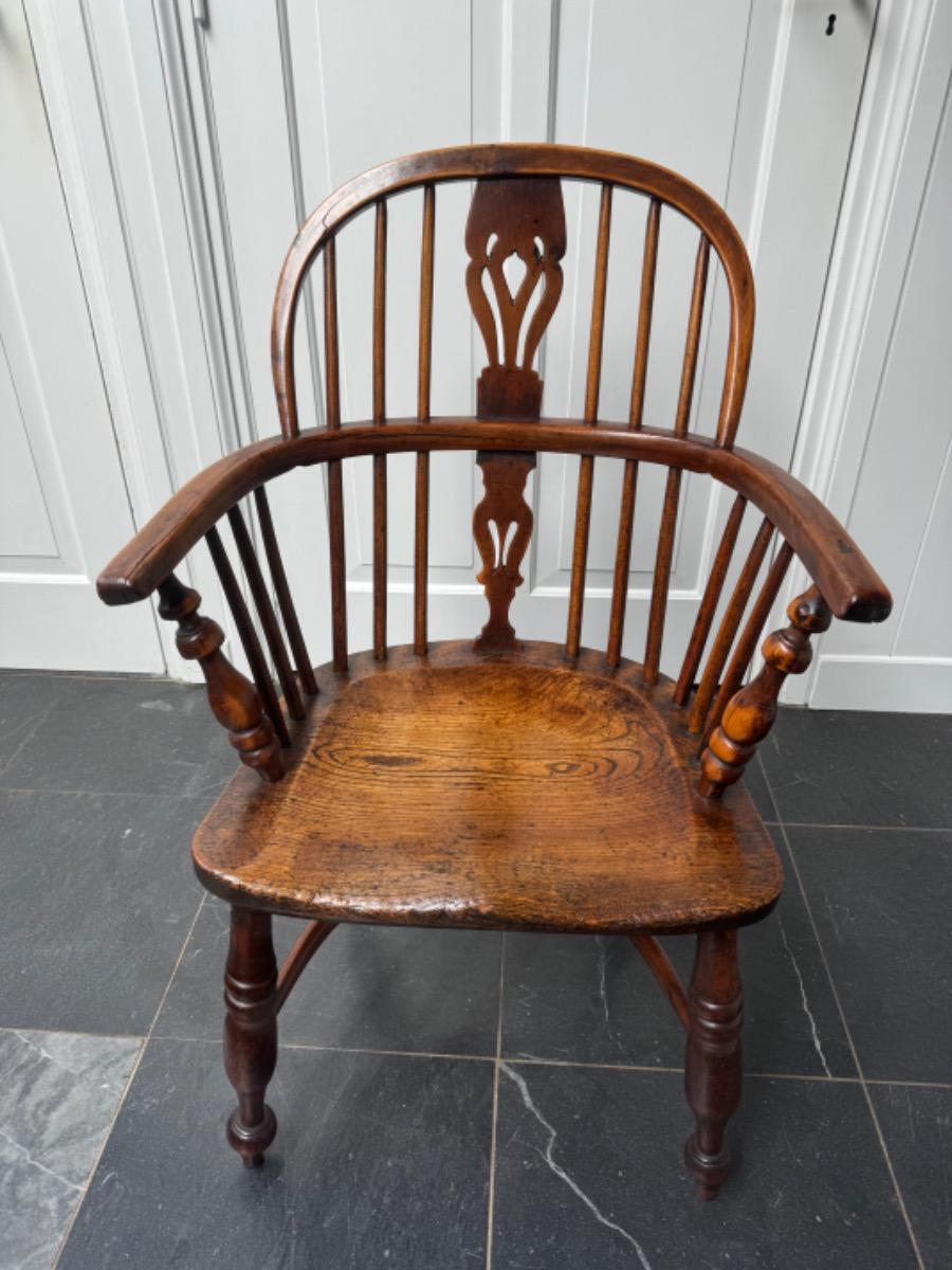 Yew wood Windsor chair 