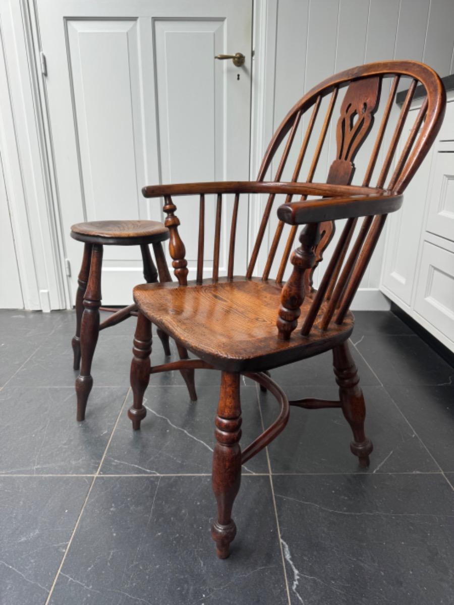 Yew wood Windsor chair 